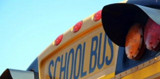 Un autobús escolar que transportaba a 28 estudiantes colisionó en Brooklyn Park Un autobús escolar que transportaba a 28 estudiantes colisionó en Brooklyn Park