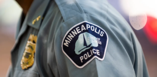 Primero uno con cuenta de Onlyfans, ahora otro oficial de policía con una cita en pleno trabajo Primero uno con cuenta de Onlyfans, ahora otro oficial de policía con una cita en pleno trabajo