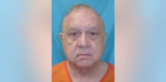 Un ex entrenador y maestro de Richardson ISD, acusado de posesión de pornografía infantil Un ex entrenador y maestro de Richardson ISD, acusado de posesión de pornografía infantil