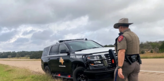 Proyecto de Texas permitirá a la policía local arrestar y deportar a inmigrantes ilegales Proyecto de Texas permitirá a la policía local arrestar y deportar a inmigrantes ilegales
