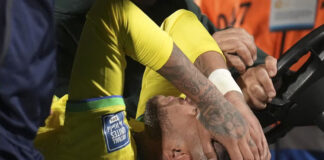 El astro brasileño Neymar sufre rotura de ligamento cruzado EL astro brasileño Neymar sufre rotura de ligamento cruzado