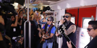 Panteón Rococó se avienta palomazo en el Tren Suburbano de CDMX Panteón Rococó se avienta palomazo en el Tren Suburbano de CDMX