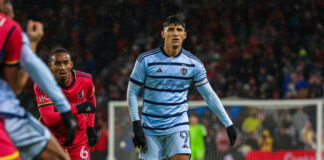 Alan Pulido recibe el premio “MLS Comeback Player of the Year” Alan Pulido recibe el premio "MLS Comeback Player of the Year"
