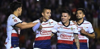 Chivas vence 2-1 al Querétaro con mucho, mucho sufrimiento Chivas vence 2-1 al Querétaro con mucho, mucho sufrimiento