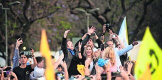 Excandidata argentina atiza discurso de fraude presidencial Excandidata argentina atiza discurso de fraude presidencial