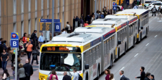 Metro Transit cobrará multas a pasajeros que no paguen en autobuses y trenes ligeros Metro Transit cobrará multas a pasajeros que no paguen en autobuses y trenes ligeros