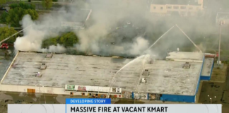 Avanza la demolición del viejo Kmart en Lake Street: no se construirá nada allí hasta 2025 Avanza la demolición del viejo Kmart en Lake Street: no se construirá nada allí hasta 2025
