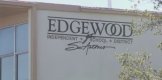 Otro distrito escolar de Texas cerrará escuelas: familias muestran su preocupación Otro distrito escolar de Texas cerrará escuelas: familias muestran su preocupación