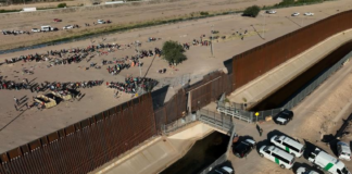 México hará un plan para ayudar a sus ciudadanos tras la ley migratoria de Texas México hará un plan para ayudar a sus ciudadanos tras la ley migratoria de Texas