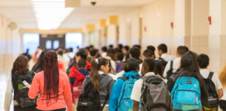 La Cámara de Representantes de Texas se juntará otra vez para dar más dinero a las escuelas y maestros La Cámara de Representantes de Texas se juntará otra vez para dar más dinero a las escuelas y maestros