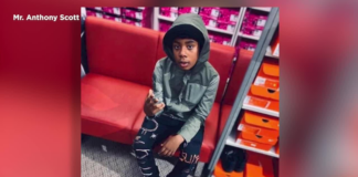 El adolescente acusado de apuñalar y matar a Devin Scott se declara culpable El adolescente acusado de apuñalar y matar a Devin Scott se declara culpable