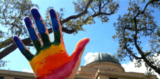 Comunidades LGBTQ+ abandonan Texas porque se sienten acorralados por las leyes aprobadas Comunidades LGBTQ+ abandonan Texas porque se sienten acorralados por las leyes aprobadas