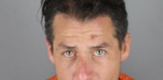 Adam García, acusado de asesinato en 2º grado tras apuñalar a un hombre en parada de autobús Adam García, acusado de asesinato en 2º grado tras apuñalar a un hombre en parada de autobús