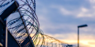 Más de 40 años de prisión tras ser sorprendido con más de 100 dosis de metanfetamina Más de 40 años de prisión tras ser sorprendido con más de 100 dosis de metanfetamina