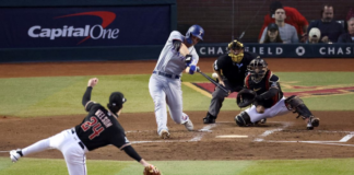 Los Rangers vencen 11-7 a los Diamondbacks y están a un paso de su primer Serie Mundial Los Rangers vencen 11-7 a los Diamondbacks y están a un paso de su primer Serie Mundial