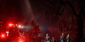 Explota casa en Arlington, cuando la Policía cumplía orden de cateo Explota casa en Arlington, cuando la Policía cumplía orden de cateo