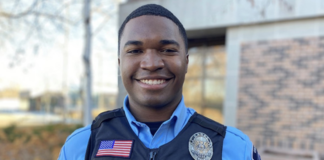 Un ex jugador de NFL entra como cadete de policía en Minnetonka Un ex jugador de NFL entra como cadete de policía en Minnetonka