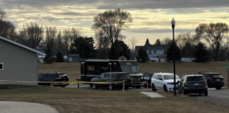 Marshall: un oficial mató a tiros a un hombre que estaba apuñalando a una mujer Marshall: un oficial mató a tiros a un hombre que estaba apuñalando a una mujer