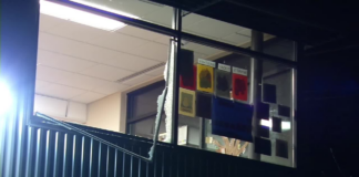 Varios disparos alcanzaron una guardería mientras los niños se encontraban con Santa Claus… Varios disparos alcanzaron una guardería mientras los niños se encontraban con Santa Claus...