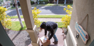 Abrió la puerta para atrapar a una ladrona de porche: habría hecho 30 robos Abrió la puerta para atrapar a una ladrona de porche: habría hecho 30 robos