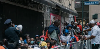 El alcalde de Nueva York, Eric Adams, advierte por la llegada de más inmigrantes desde Texas El alcalde de Nueva York, Eric Adams, advierte por la llegada de más inmigrantes desde Texas