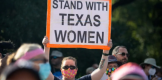 Bajo demanda, una mujer solicita al estado de Texas el derecho a un aborto de emergencia Bajo demanda, una mujer solicita al estado de Texas el derecho a un aborto de emergencia