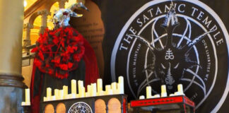 Instalación satánica en el Capitolio de Iowa desata polémica Instalación satánica en el Capitolio de Iowa desata polémica