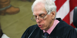 Alerta de bomba en casa del juez Arthur Engoron en Nueva York Alerta de bomba en casa del juez Arthur Engoron en Nueva York