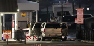 Vehículo se impacta en la reja exterior de la Casa Blanca Vehículo se impacta en la reja exterior de la Casa Blanca