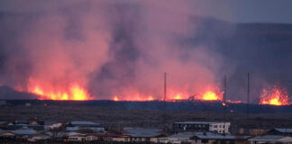 Erupción volcánica en Islandia pone en riesgo a pueblo pesquero Erupción volcánica en Islandia pone en riesgo a pueblo pesquero