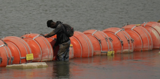 Al menos hasta mayo, la barrera flotante del Río Grande seguirá en el agua Al menos hasta mayo, la barrera flotante del Río Grande seguirá en el agua