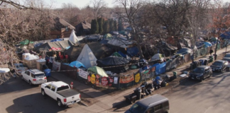 Planean remover el nuevo campamento Nenookaasi por un brote de gastroenteritis viral Planean remover el nuevo campamento Nenookaasi por un brote de gastroenteritis viral