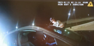 El agente Ryan Londregan, acusado del asesinato a tiros de Ricky Cobb II El agente Ryan Londregan, acusado del asesinato a tiros de Ricky Cobb II