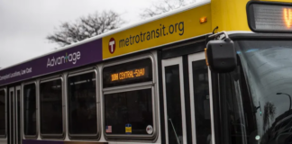 Un conductor de autobús de Metro Transit atropelló fatalmente a un menor en Brooklyn Park Un conductor de autobús de Metro Transit atropelló fatalmente a un menor en Brooklyn Park