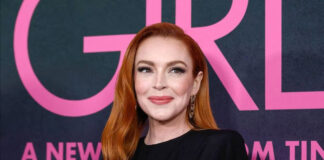 Lindsay Lohan se aparece en el estreno de la nueva “Mean Girls” Lindsay Lohan se aparece en el estreno de la nueva "Mean Girls"