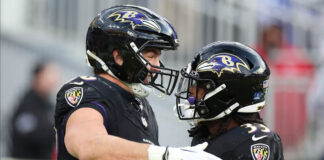 Los Ravens lideran la Conferencia Americana, vencen a los Dolphins 56-19 Los Ravens lideran la Conferencia Americana, vencen a los Dolphins 56-19