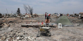 Aumenta a 112 el número de muertos por incendios en Chile Aumenta a 112 el número de muertos por incendios en Chile