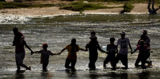 En enero 2024 entraron casi la mitad de inmigrantes por Texas que el mismo mes de 2023 En enero 2024 entraron casi la mitad de inmigrantes por Texas que el mismo mes de 2023