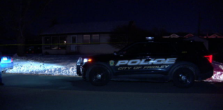 Dos personas resultaron heridas por un fuego artificial ilegal que se disparó en Fridley Dos personas resultaron heridas por un fuego artificial ilegal que se disparó en Fridley