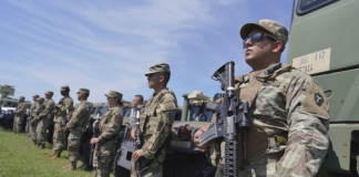 Abbott planea una base militar para 1.800 miembros de la Guardia Nacional en Eagle Pass Abbott planea una base militar para 1.800 miembros de la Guardia Nacional en Eagle Pass