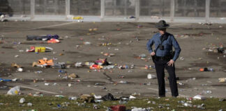 Tiroteo en desfile de los Chiefs dejó 22 heridos, incluidos 8 niños Tiroteo en desfile de Chiefs deja muerta a locutora hispana; hay 22 heridos, incluidos 8 niños