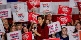 “Veo gente muerta”: Nikki Haley se burla de Trump y Biden en SNL "Veo gente muerta": Nikki Haley se burla de Trump y Biden en SNL