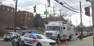 Reportan tiroteo en Washington, hay tres policías heridos Reportan tiroteo en Washington, hay tres policías heridos