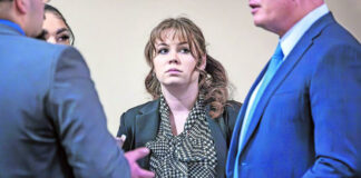 Hallan culpable de homicidio involuntario a la armera de la película “Rust” Hallan culpable de homicidio involuntario a la armera de la película "Rust"