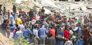 EEUU continúa lanzando ayuda en Gaza; Hamas pide detenerlos EEUU continúa lanzando ayuda en Gaza; Hamas pide detenerlos