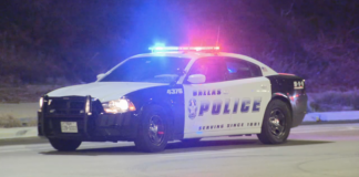 Dos oficiales de Dallas, heridos tras ser arrastrados por un sospechoso en una persecución Dos oficiales de Dallas, heridos tras ser arrastrados por un sospechoso en una persecución