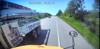 Arrestan al conductor que chocó el autobús escolar matando a un hombre y un niño Arrestan al conductor que chocó el autobús escolar matando a un hombre y un niño