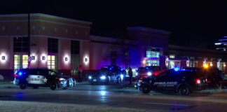 La policía de Edina está investigando un tiroteo en un gimnasio LA Fitness La policía de Edina está investigando un tiroteo en un gimnasio LA Fitness