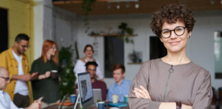 Liderazgo Transformacional: Inspirando Cambios y Crecimiento Positivos Liderazgo Transformacional: Inspirando Cambios y Crecimiento Positivos