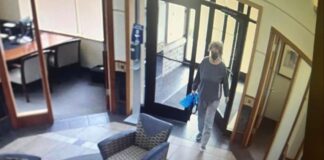 Anciana de 74 años asalta un banco de cooperativa en Ohio Anciana de 74 años asalta un banco de cooperativa en Ohio